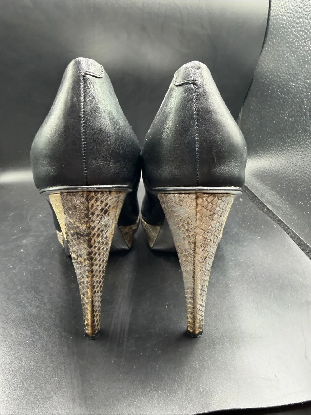Jessica Simpson Classic Black Platform High-Heel Pumps